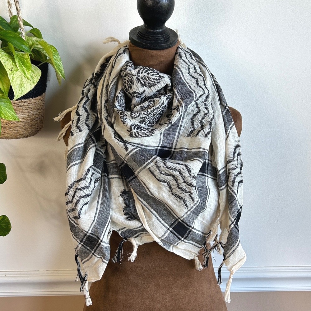 Scarf D&Y Black White Floral Geometric Cotton Square Scarf with Tassels 40x40